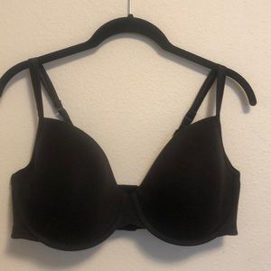 38DDD black underwire bra with convertible straps EUC